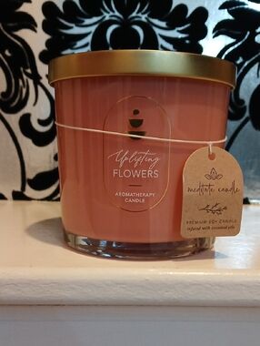 Uplifting Flowers Aromatherapy 2 Wick Soy Candle